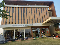 Hotel Riverside Meadows