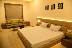 Hotel Riverside Meadows