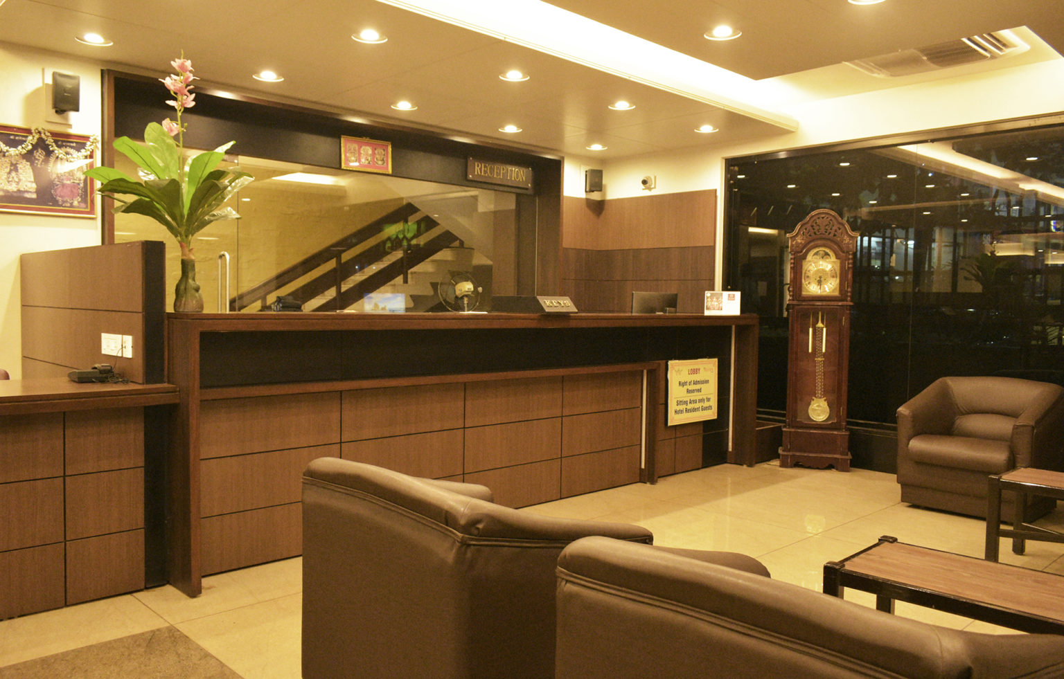 Hotel Sanman Deluxe