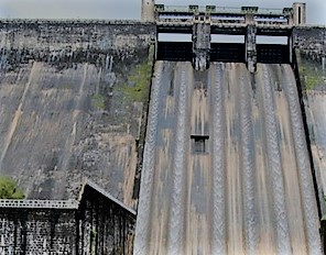 Sholayar Dam