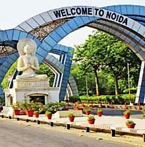 Noida Expressway in Noida