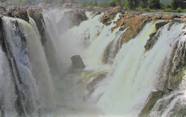 Hogenakkal Waterfalls in Hosur