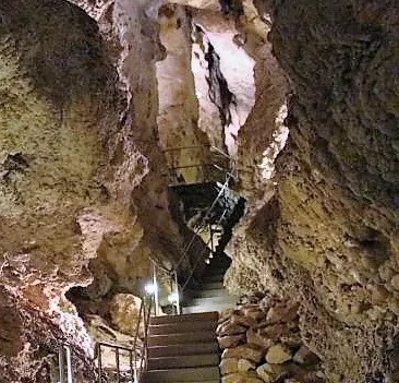 Grotte de Szemlohegy