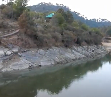 Kunt Bhayog Lake