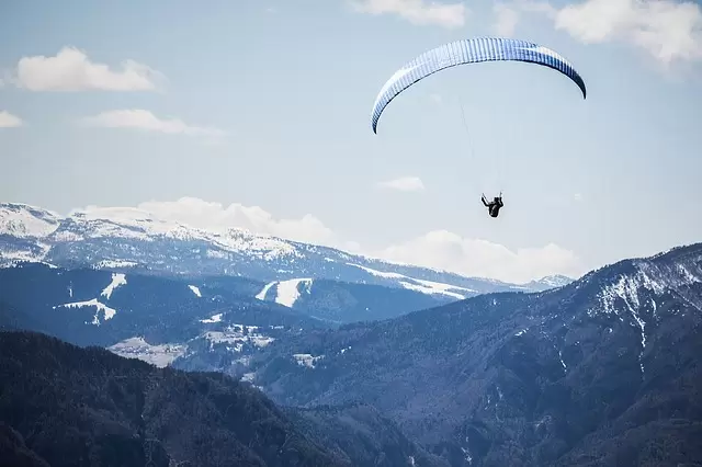 Paragliding Leh