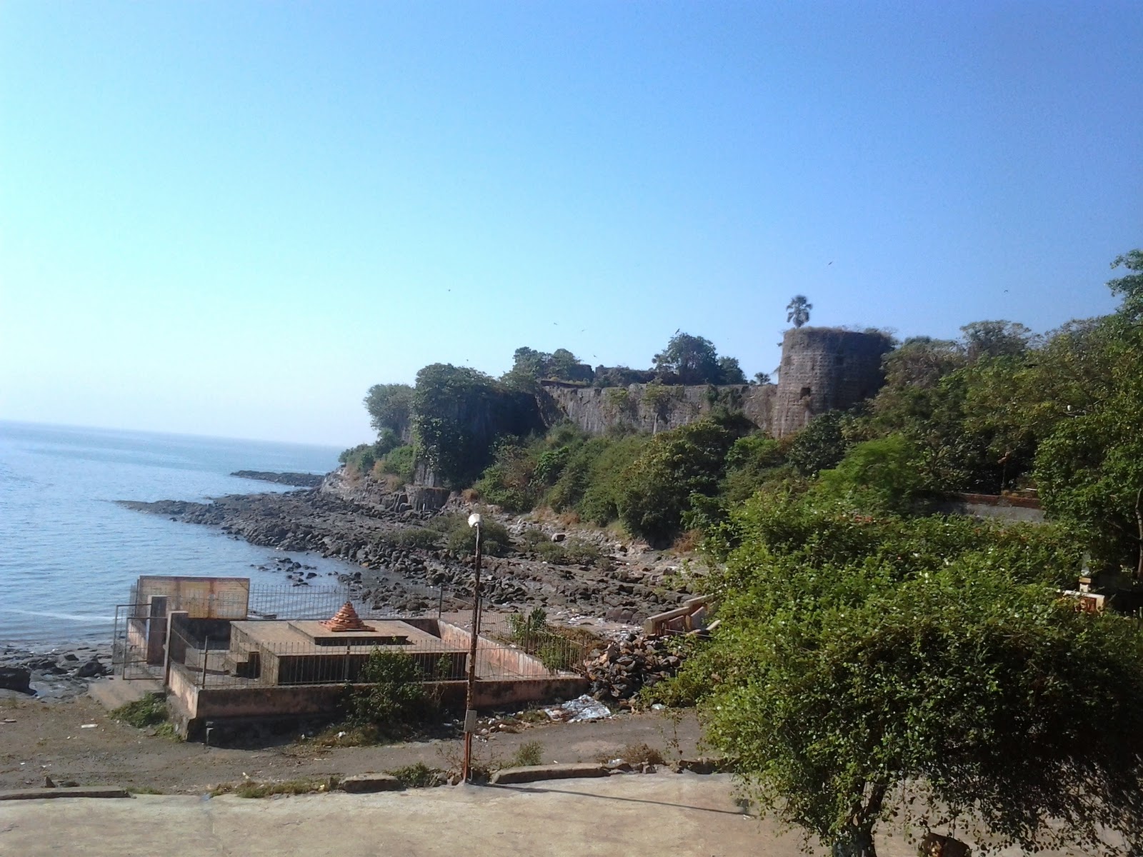 MADH FORT