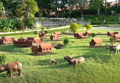Mini Siam
